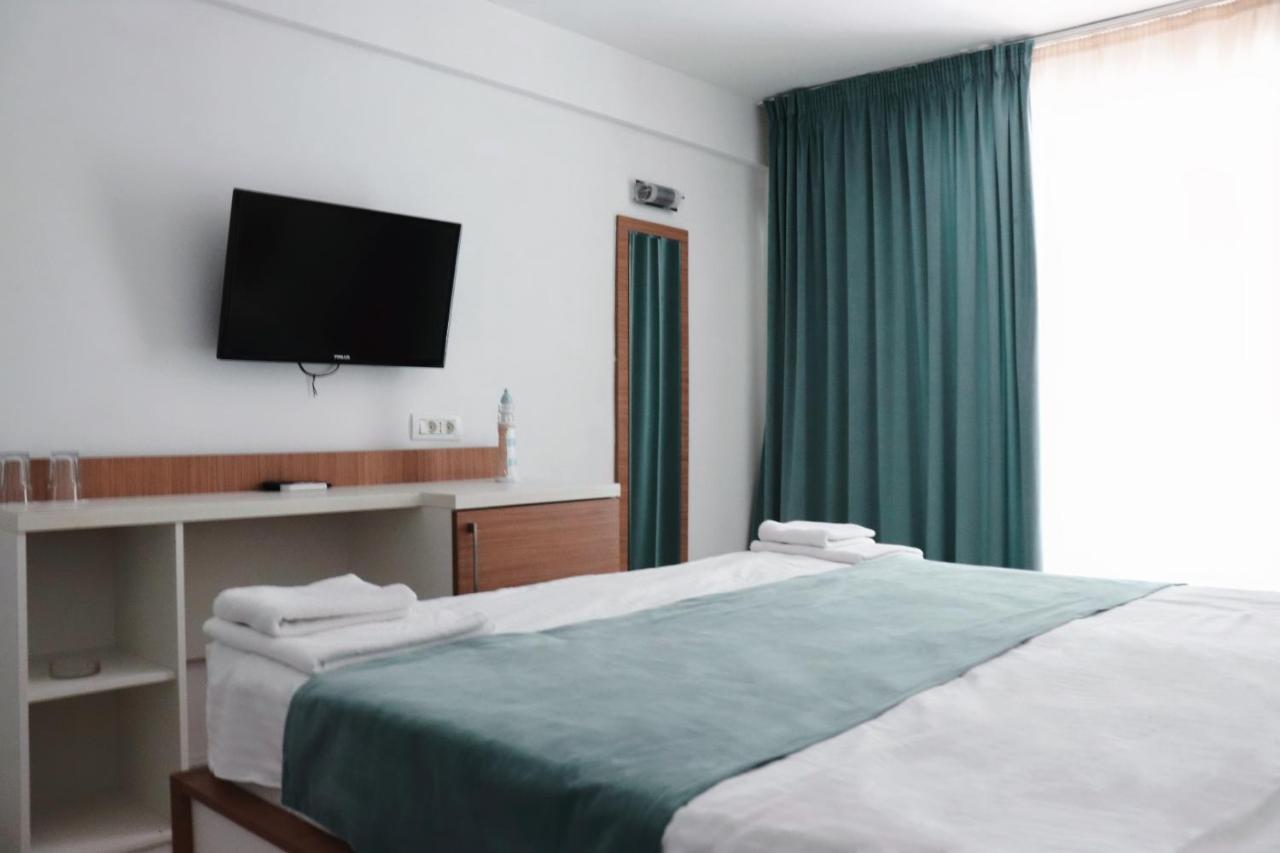 Hotel Victory Mamaia Extérieur photo