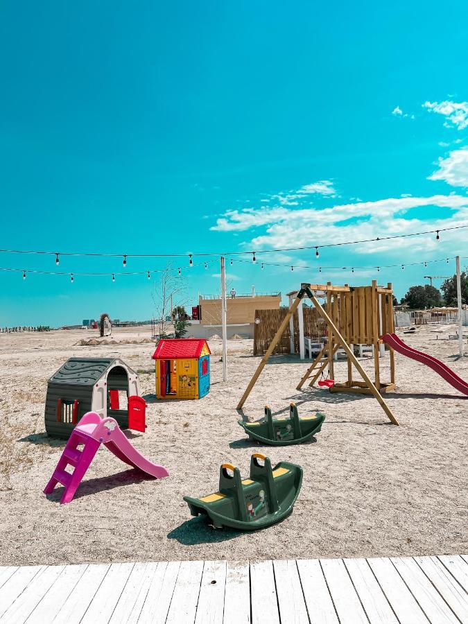 Hotel Victory Mamaia Extérieur photo
