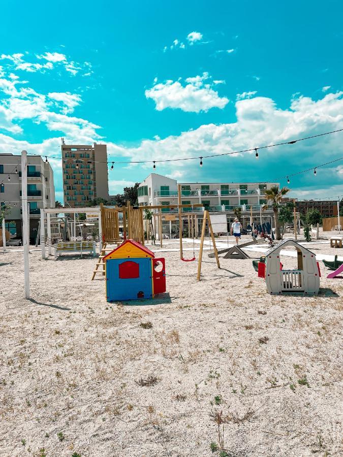 Hotel Victory Mamaia Extérieur photo