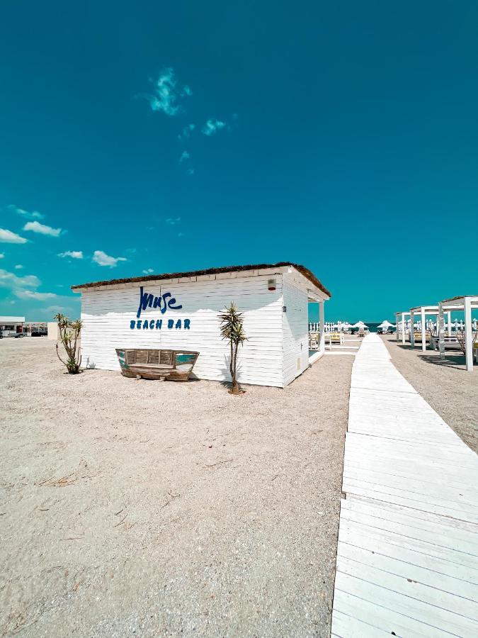 Hotel Victory Mamaia Extérieur photo