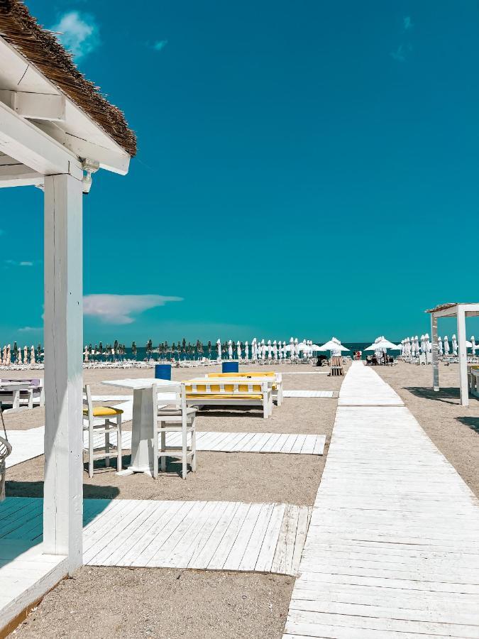 Hotel Victory Mamaia Extérieur photo