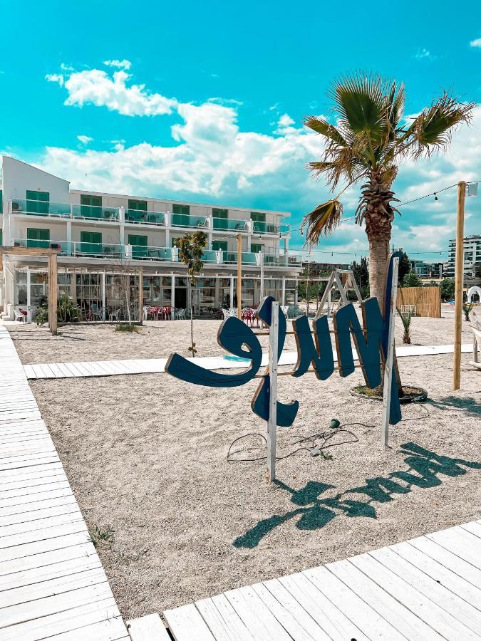 Hotel Victory Mamaia Extérieur photo