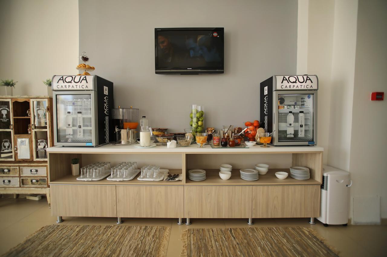 Hotel Victory Mamaia Extérieur photo